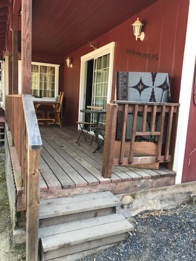 The Red Rooster Lodge Coulterville Extérieur photo