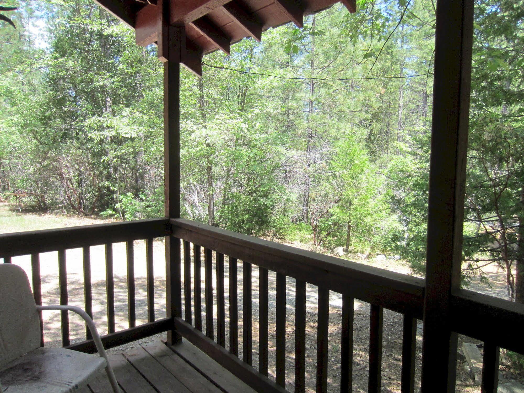 The Red Rooster Lodge Coulterville Extérieur photo