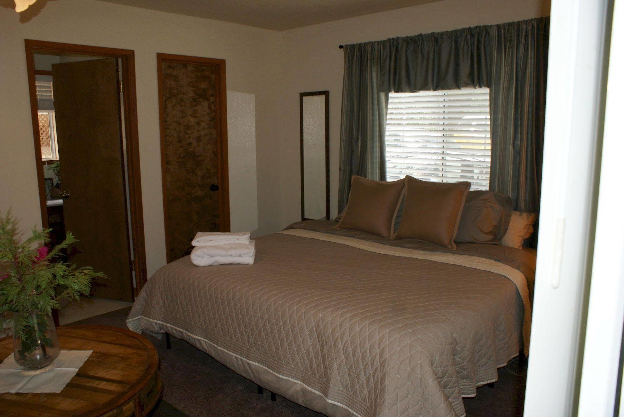 The Red Rooster Lodge Coulterville Extérieur photo