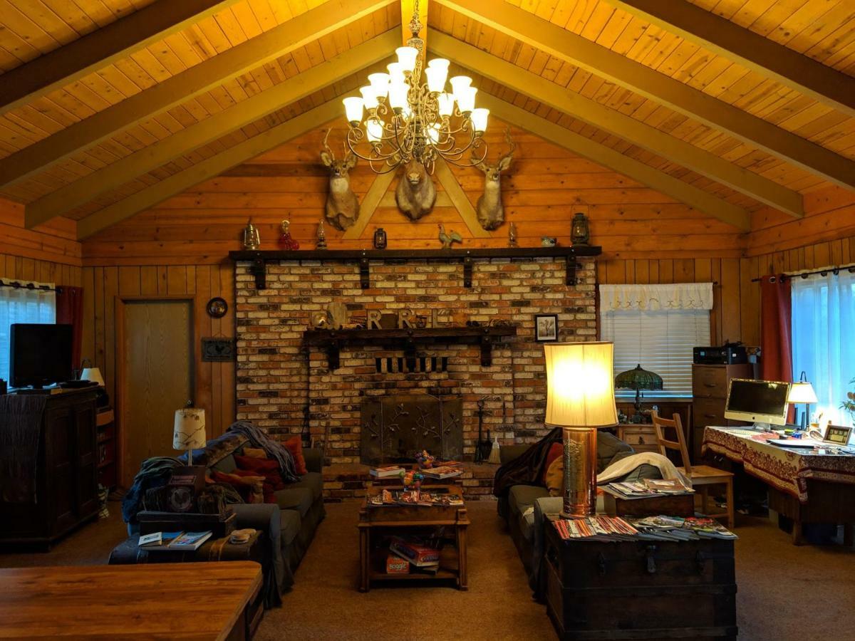 The Red Rooster Lodge Coulterville Extérieur photo